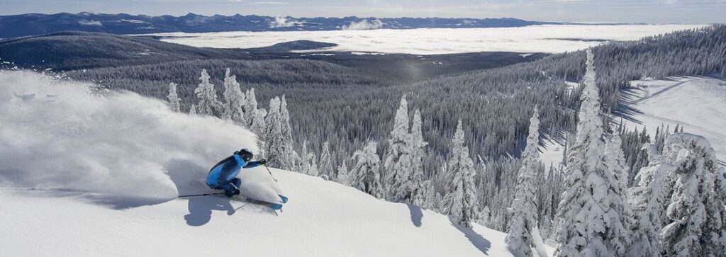 Skiing in Big White