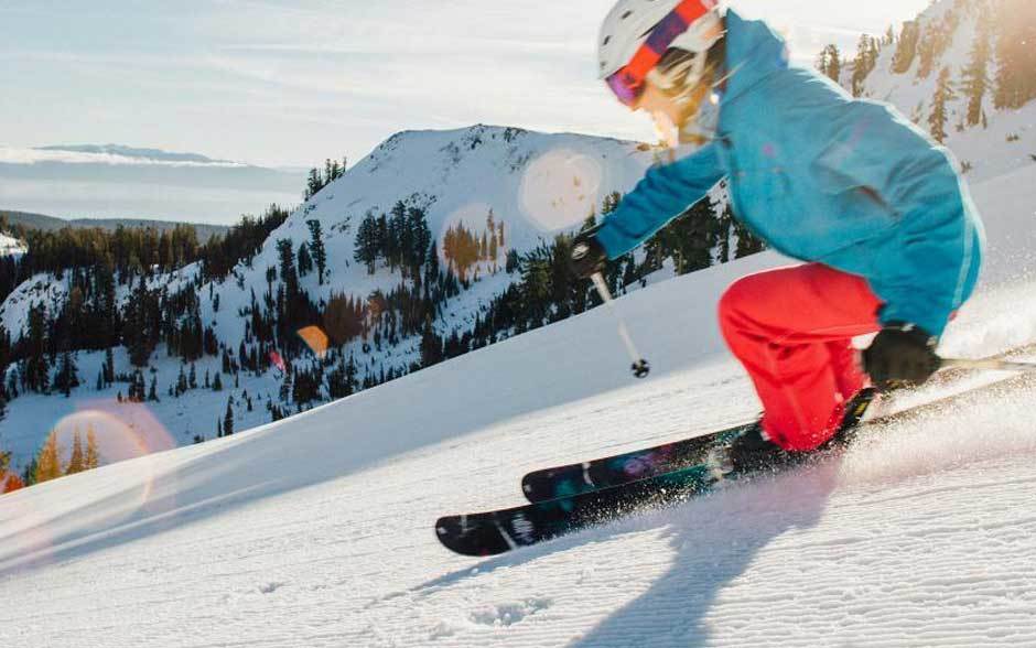 Skiing in Palisades Tahoe