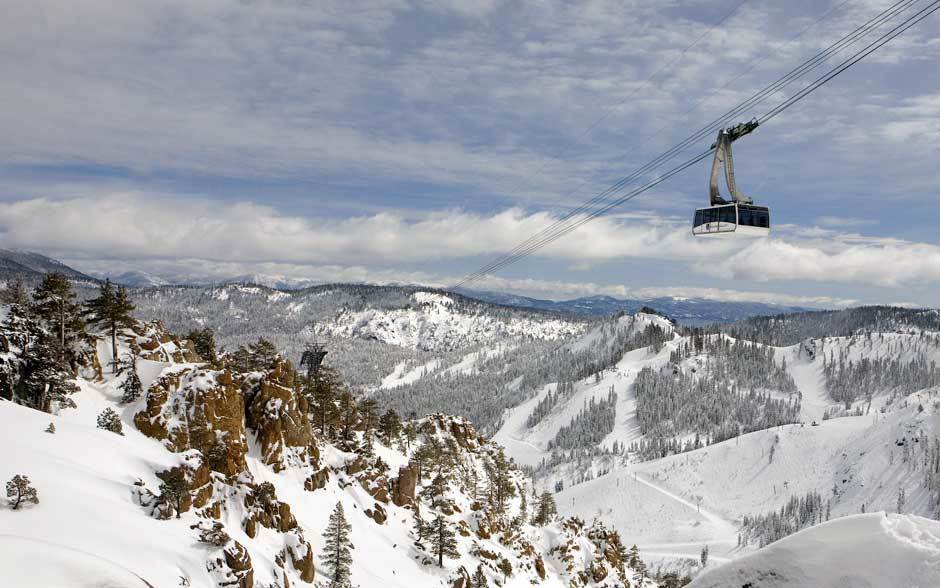 Non-Skiers in Palisades Tahoe