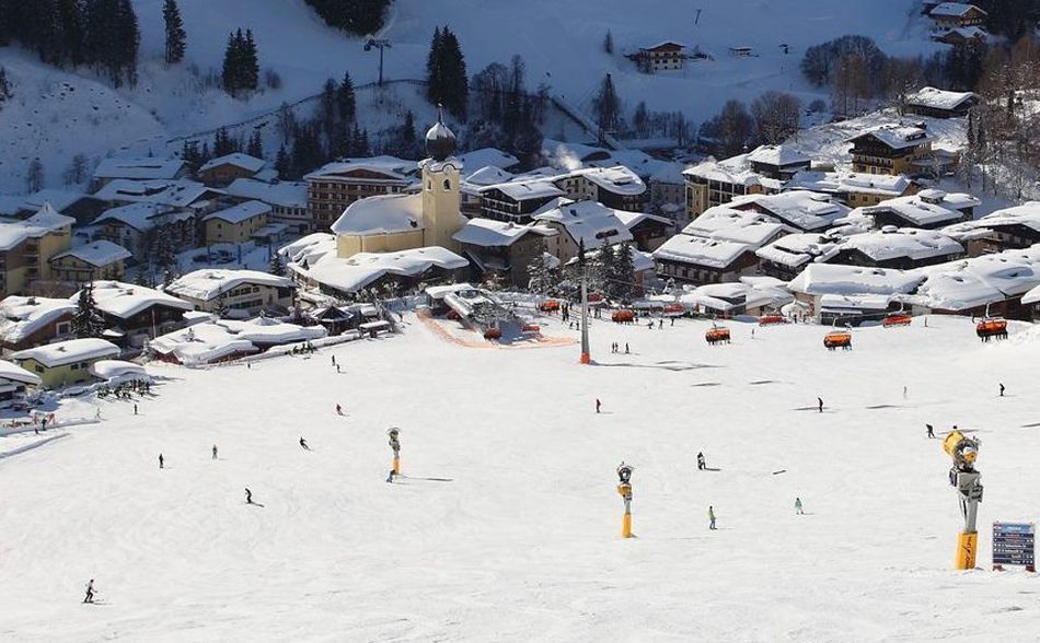 Snowboarding in Saalbach
