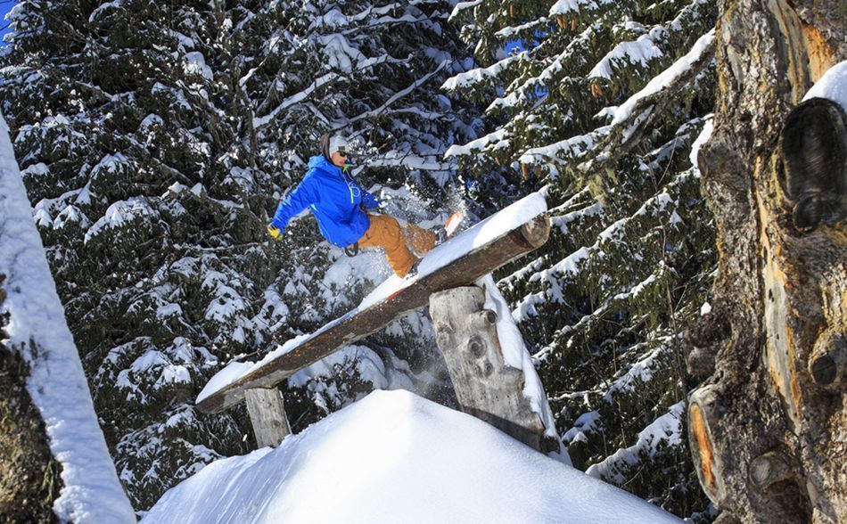 Snowboarding in Avoriaz