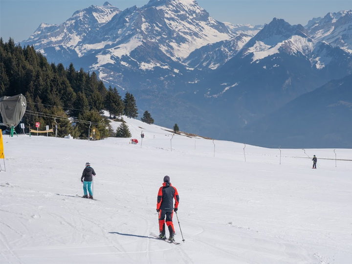 Skiing in Les Crosets
