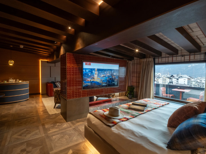 Eight Cortina, Cortina (Italy)