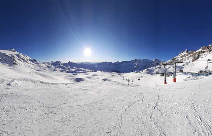 Perfect blue skies skiing in Cervinia