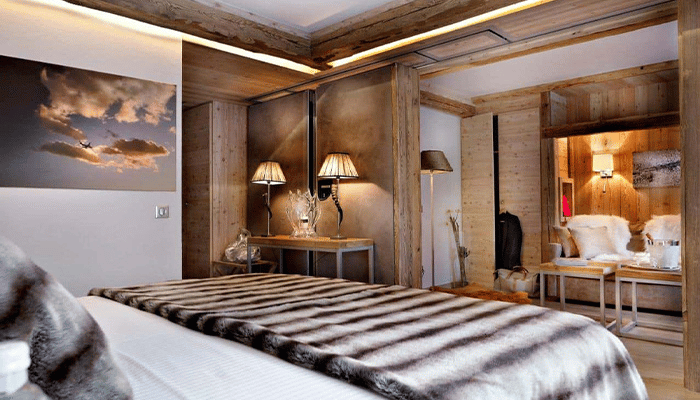 A double bedroom at the Hotel au Coeur in La Clusaz