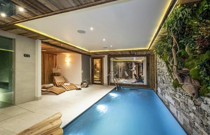 chalets with swimming pools