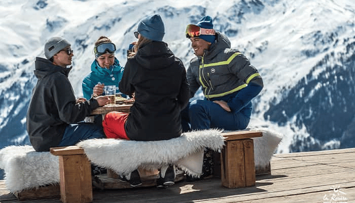 La Taverne du McKinley is one of the best bars for apres ski in La Rosiere