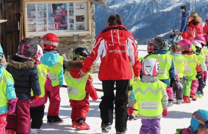 Ski school lesson arrival