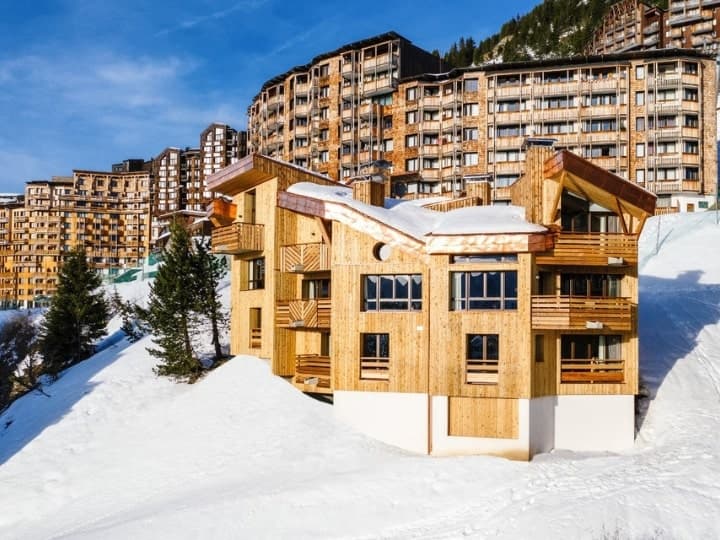 The exterior of Chalet Sakami, a VIP ski chalet