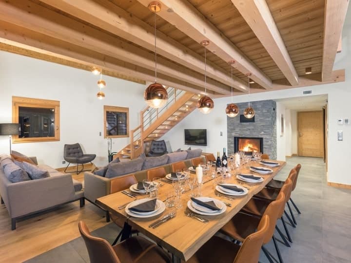 The dining room of Colibri Penthouse, a VIP ski chalet