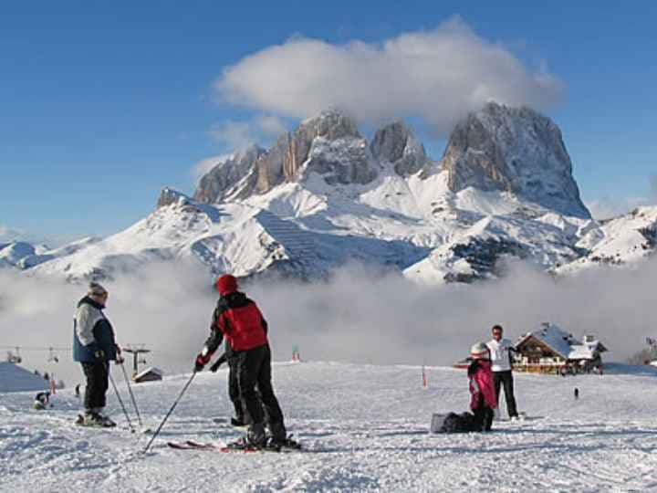 Skiing in Canazei ski resort