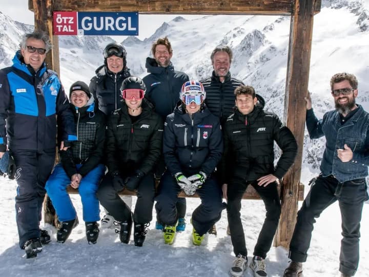 Dave Ryding with teammates in Obergurgl