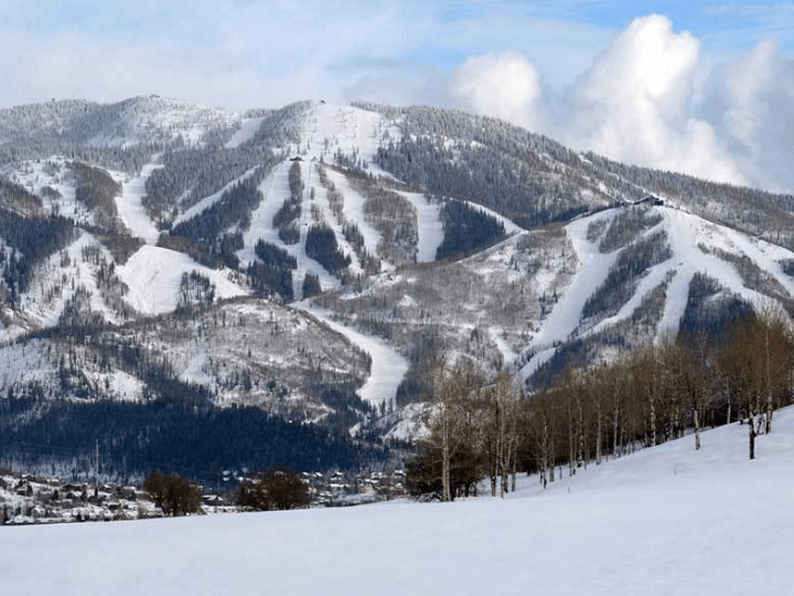 A ski piste at Steamboat ski resort, a great ski resort for families