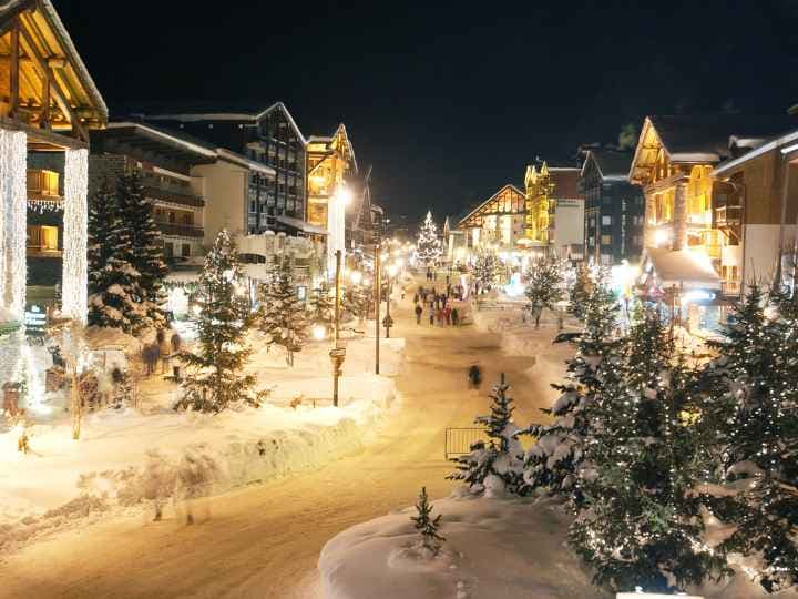 Val d'Isere at night