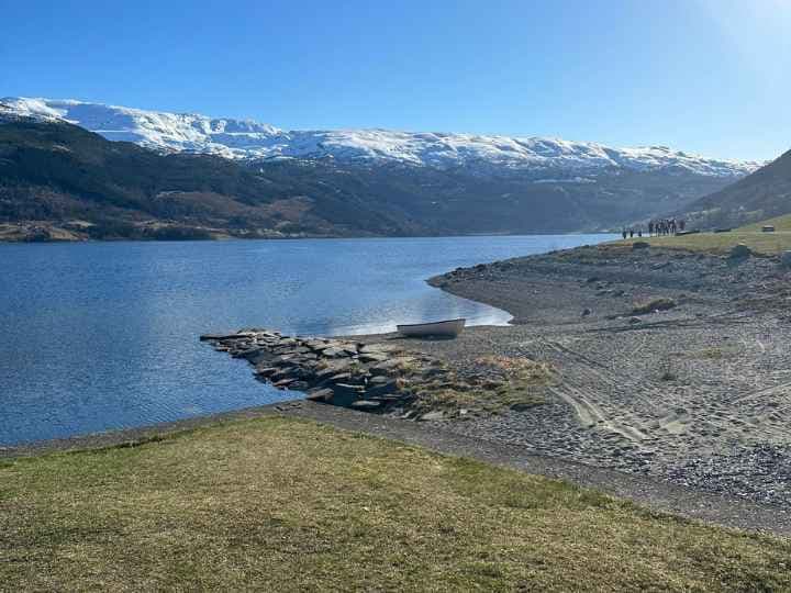 Vangsvatnet Lake